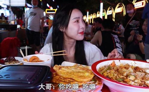 酒吧网红女吃瓜,揭秘娱乐圈幕后风云