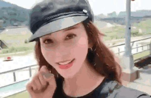 日韩网红自拍视频在线看,潮流风尚尽收眼底