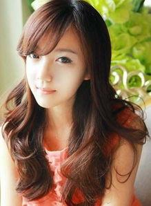 日韩斜刘海怎么剪视频女,打造清新甜美女生发型